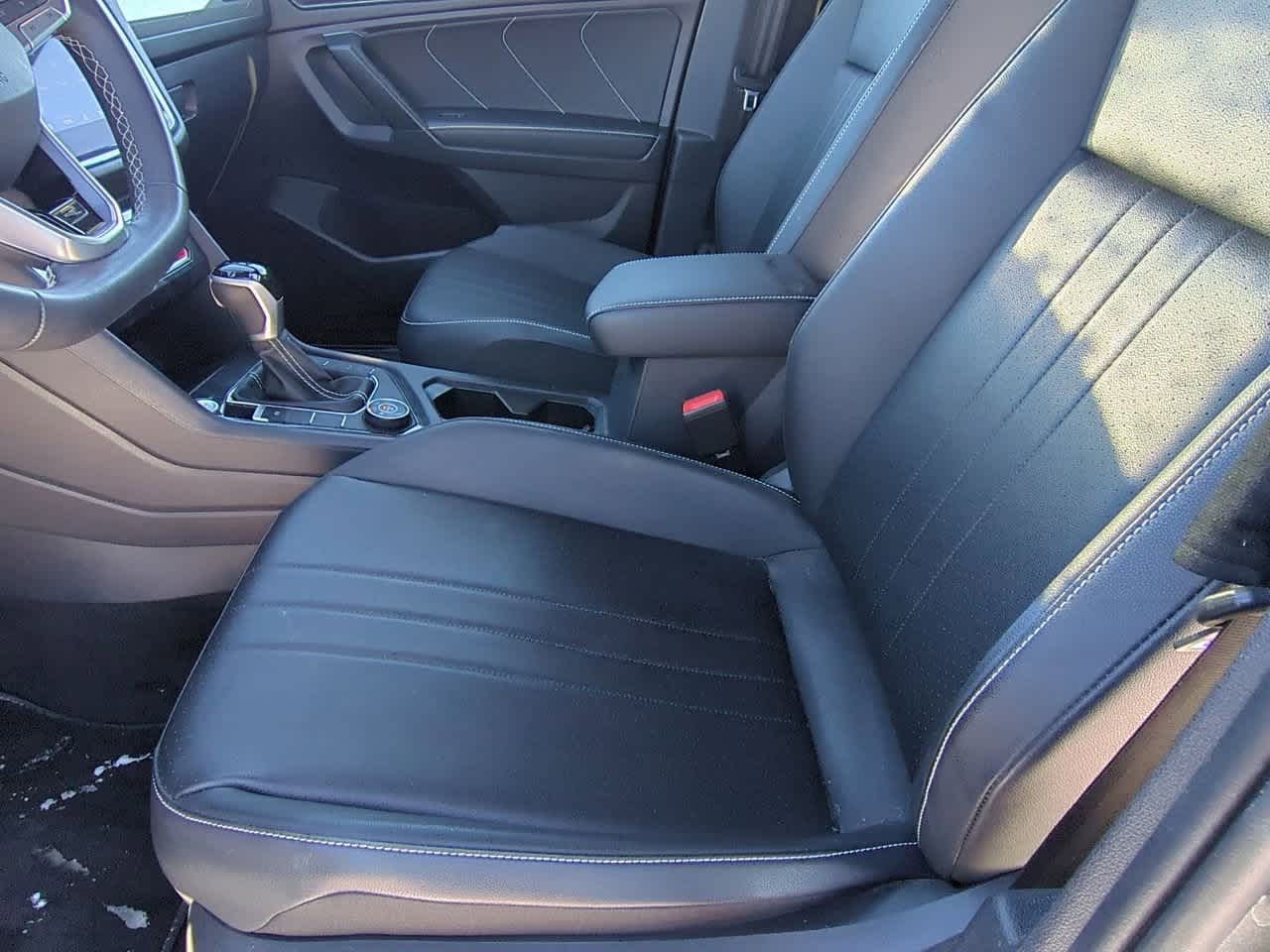 Thumbnail: 2023 Volkswagen Tiguan - 14