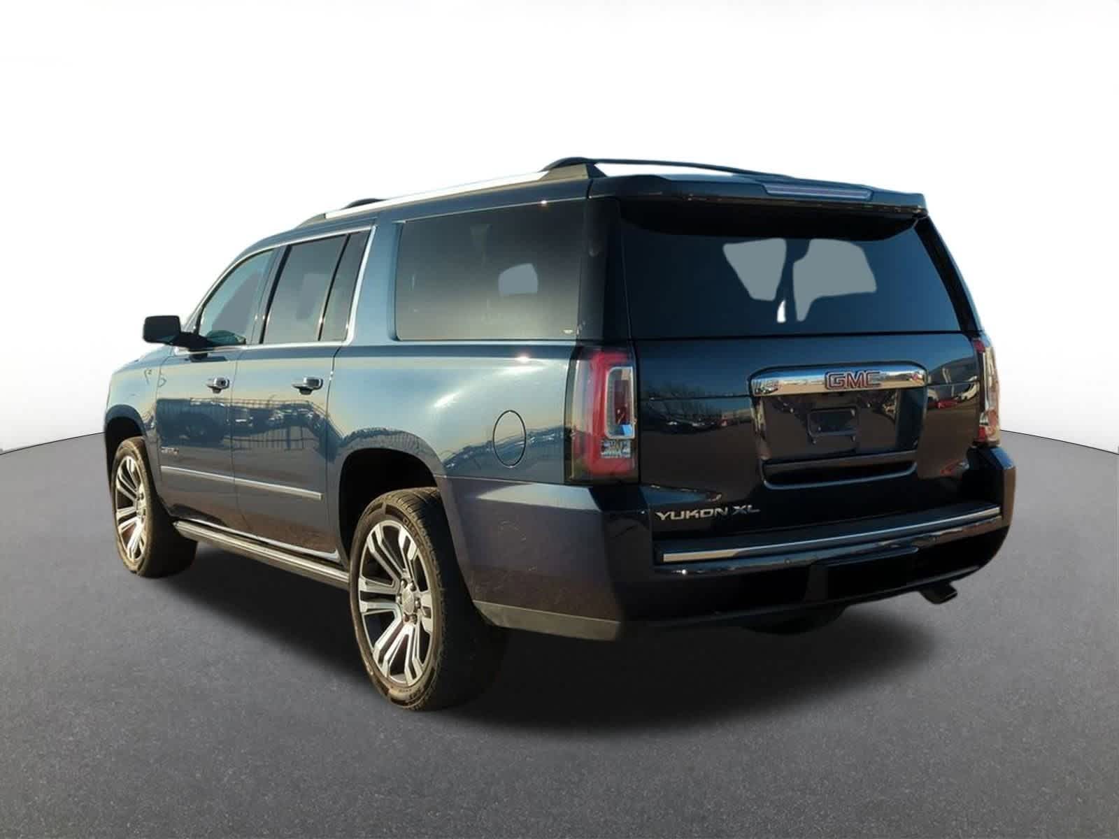 Thumbnail: 2018 GMC Yukon XL - 4