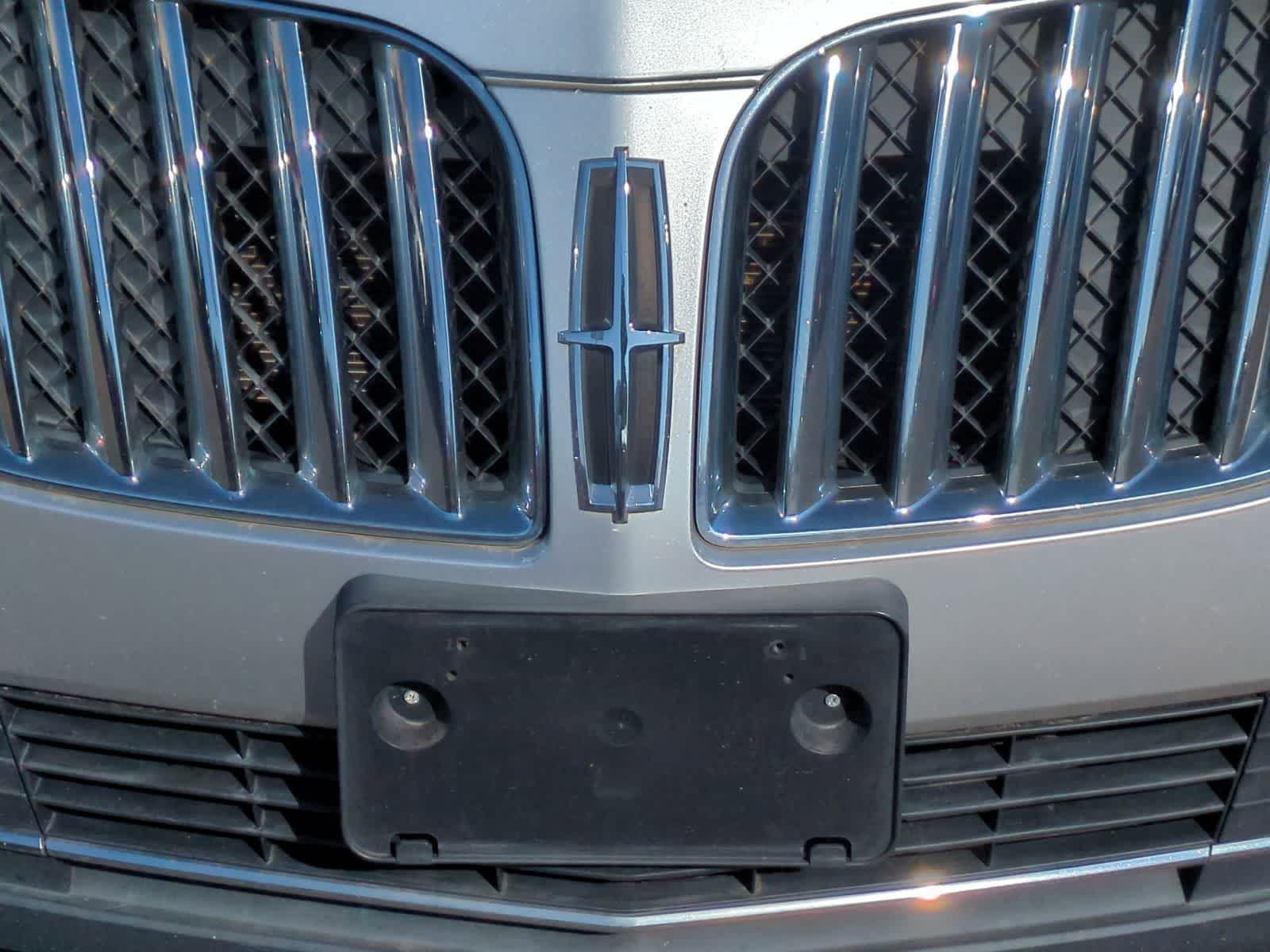 Thumbnail: 2011 Lincoln MKX - 11