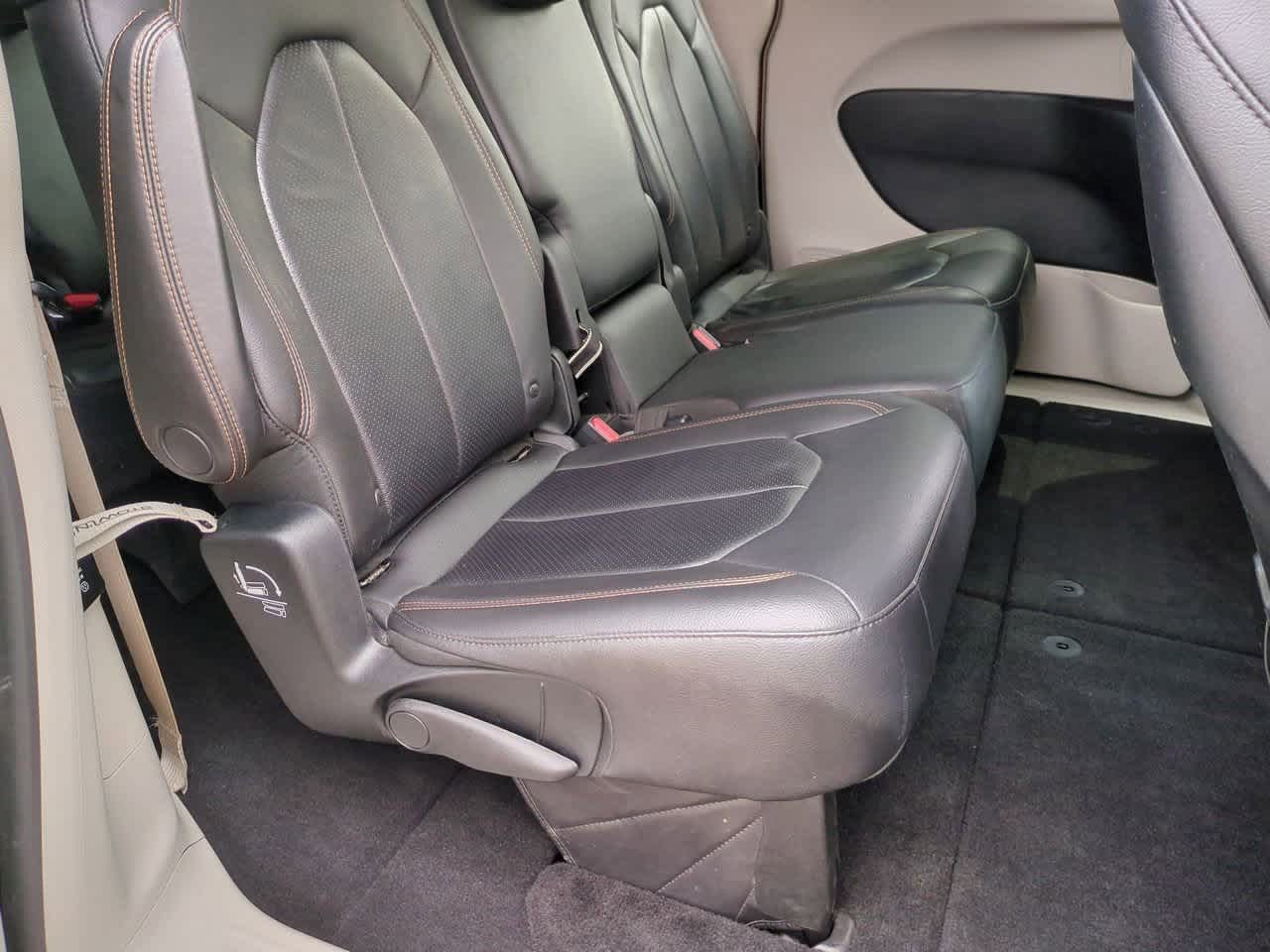 2018 Chrysler Pacifica  19
