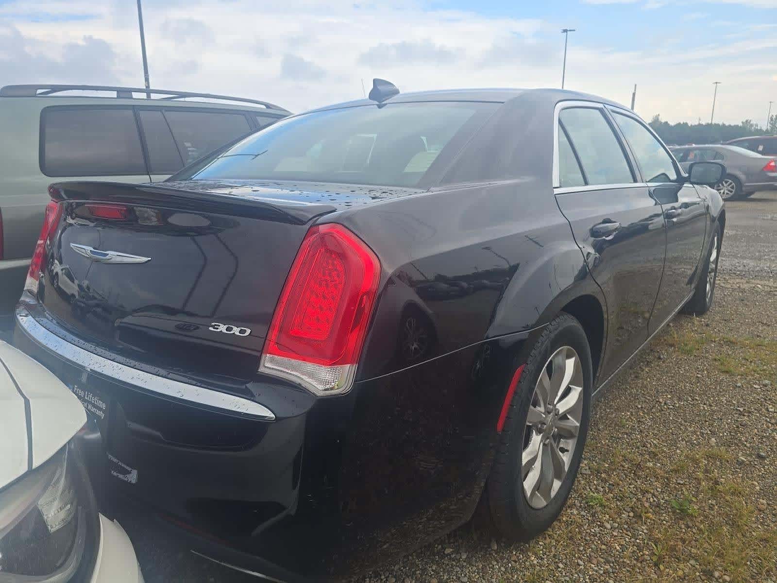 Thumbnail: 2017 Chrysler 300 - 3