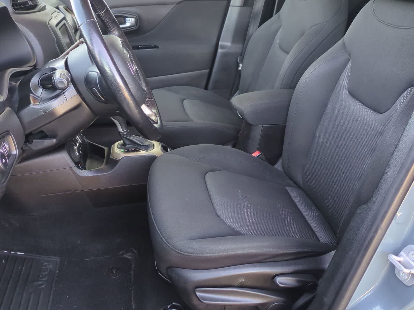 Thumbnail: 2017 Jeep Renegade - 15