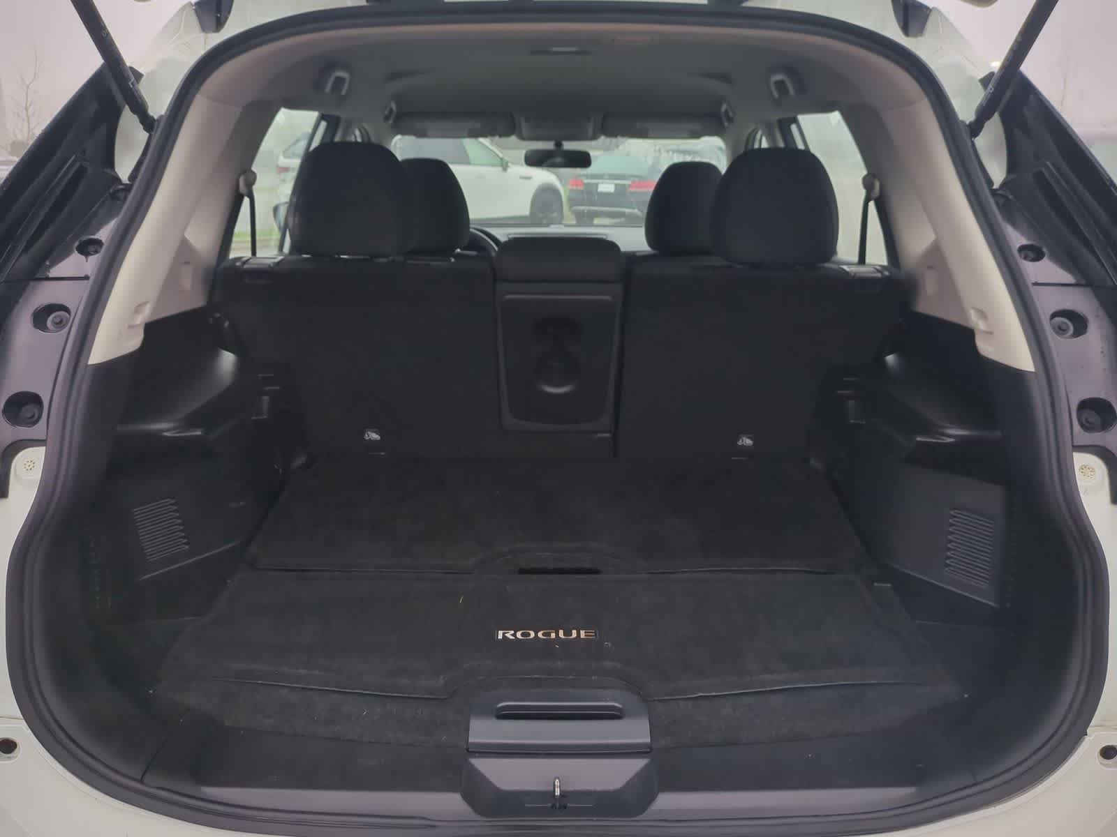 Thumbnail: 2018 Nissan Rogue - 31