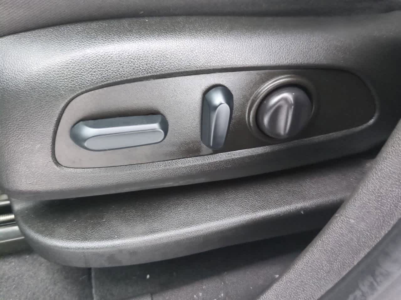 Thumbnail: 2022 Chevrolet Equinox - 16