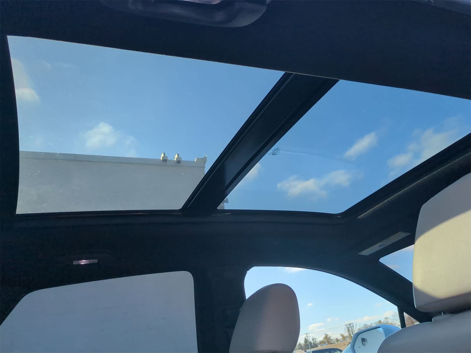 Thumbnail: 2017 Cadillac XT5 - 21