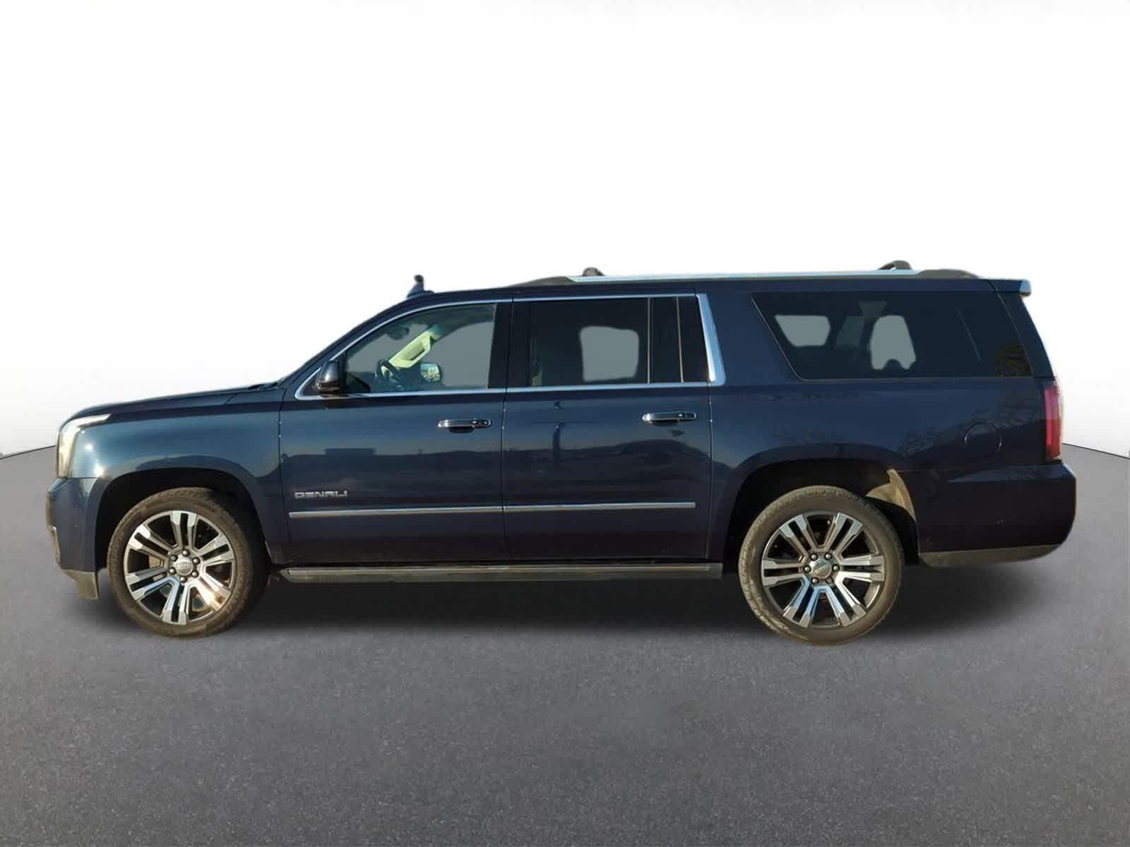 Thumbnail: 2018 GMC Yukon XL - 3
