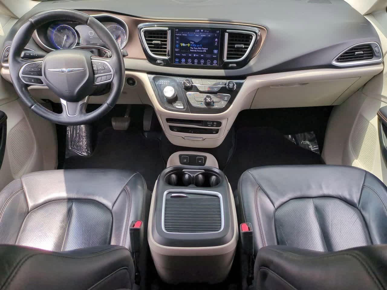 2018 Chrysler Pacifica  14
