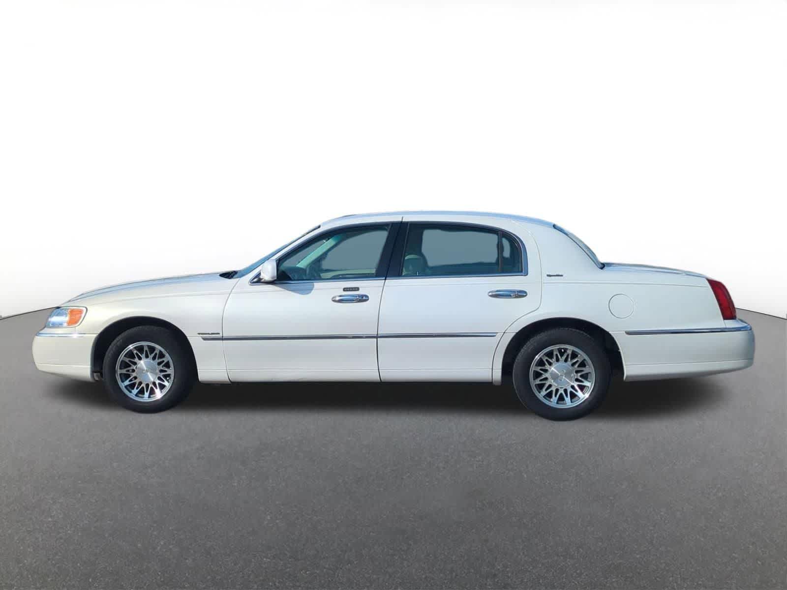 Thumbnail: 2000 Lincoln Town Car - 3