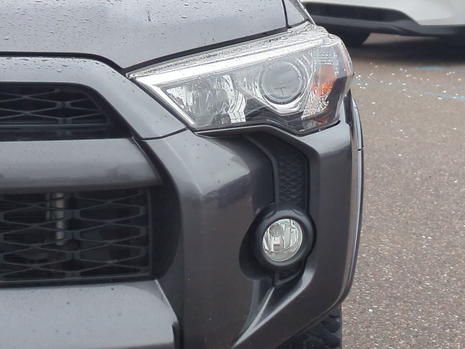 Thumbnail: 2014 Toyota 4Runner - 10