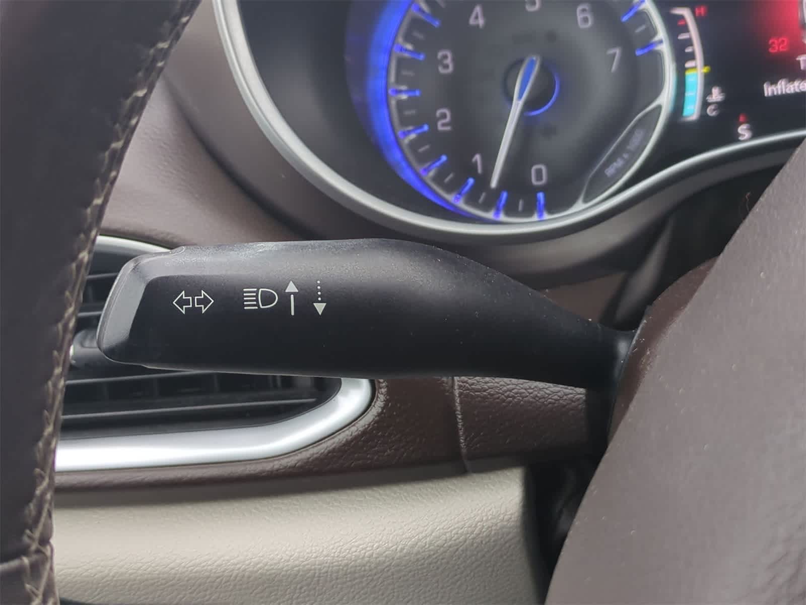 Thumbnail: 2018 Chrysler Pacifica - 27