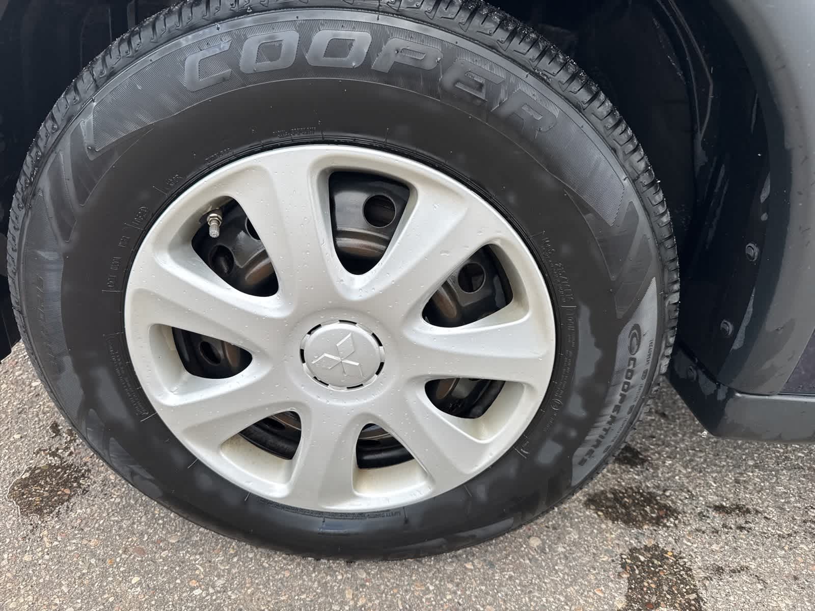 Thumbnail: 2015 Mitsubishi Outlander - 9