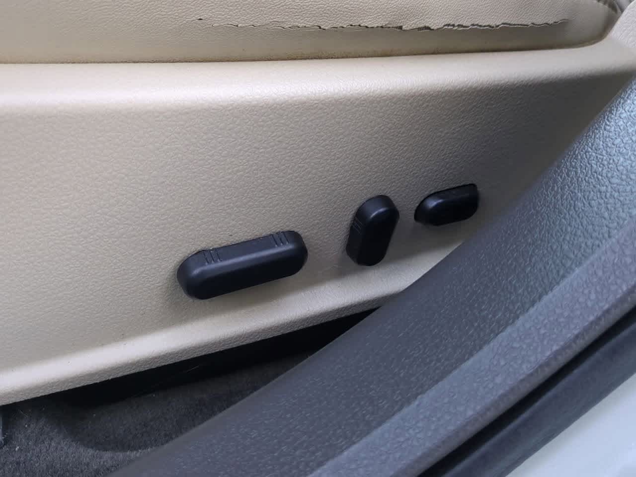 Thumbnail: 2012 Lincoln MKZ - 16