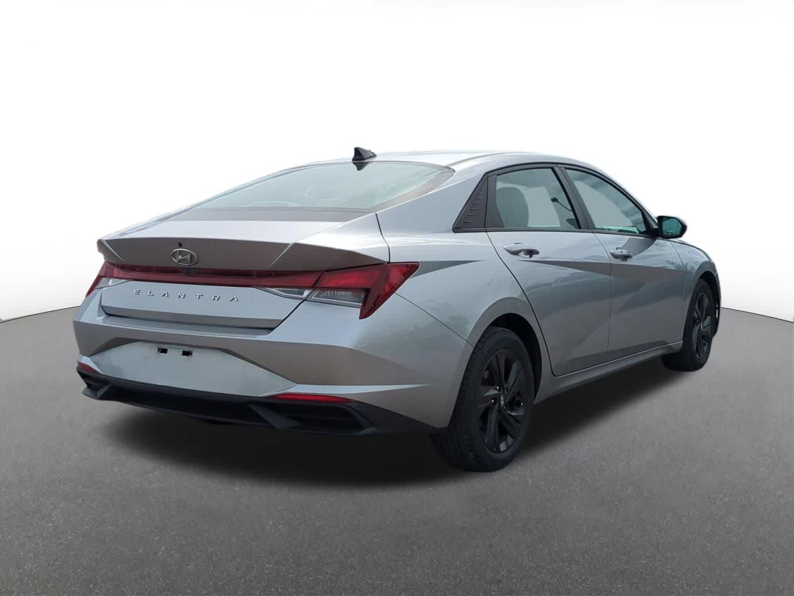 Thumbnail: 2022 Hyundai Elantra - 6
