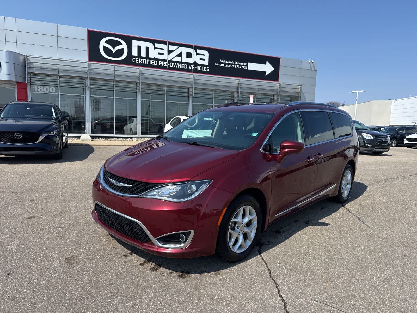 2017 Chrysler Pacifica  -
                  Troy, MI