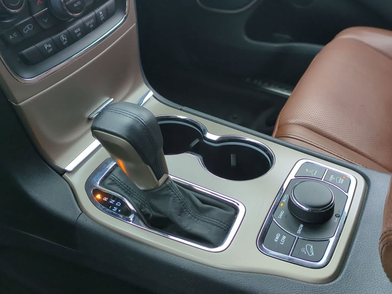 Thumbnail: 2016 Jeep Grand Cherokee - 33