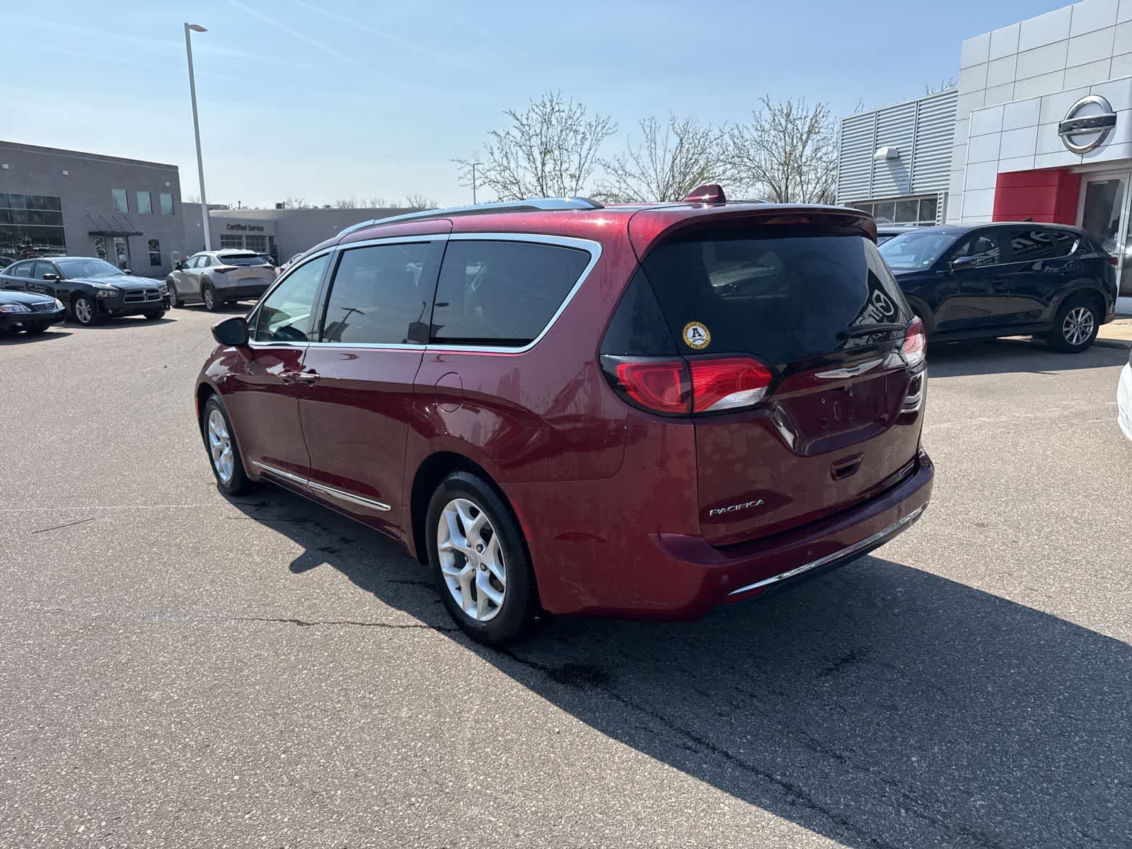 Thumbnail: 2017 Chrysler Pacifica - 7