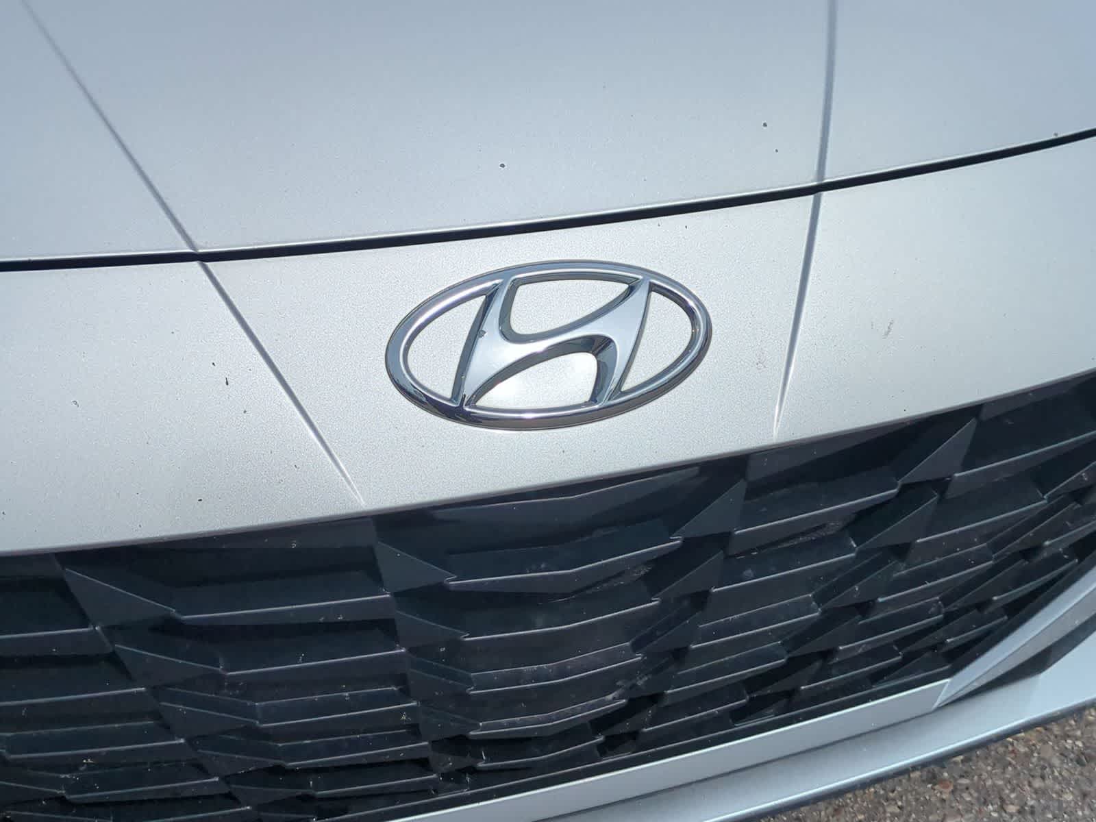 Thumbnail: 2022 Hyundai Elantra - 11
