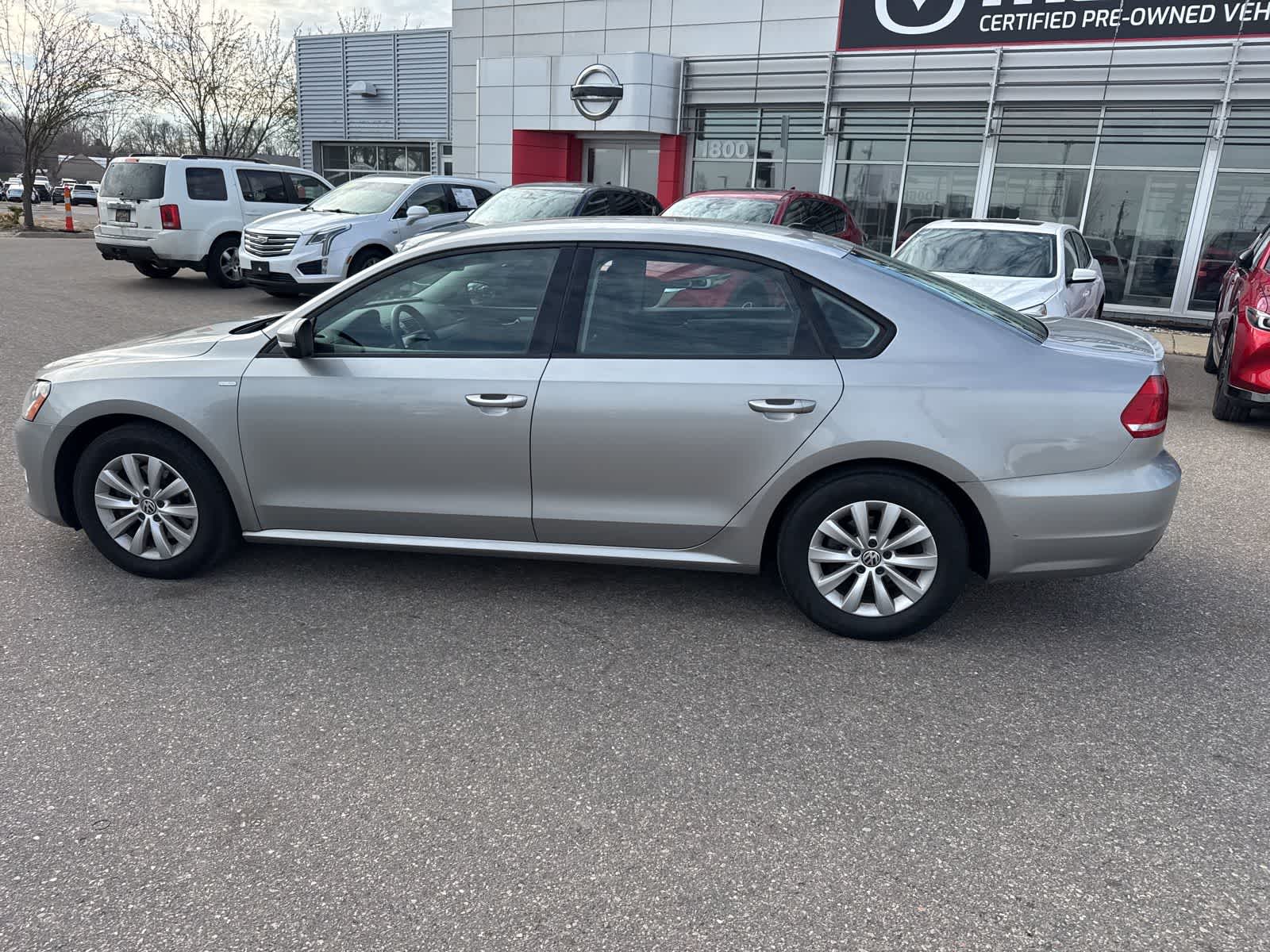 Thumbnail: 2013 Volkswagen Passat - 8