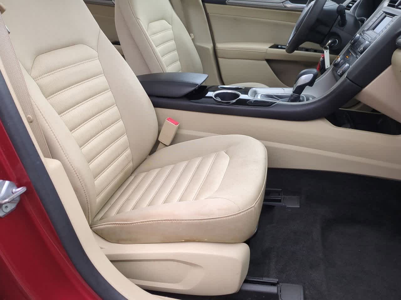 Thumbnail: 2014 Ford Fusion - 22