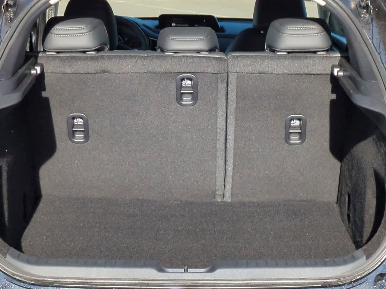 Thumbnail: 2025 Mazda CX-30 - 32