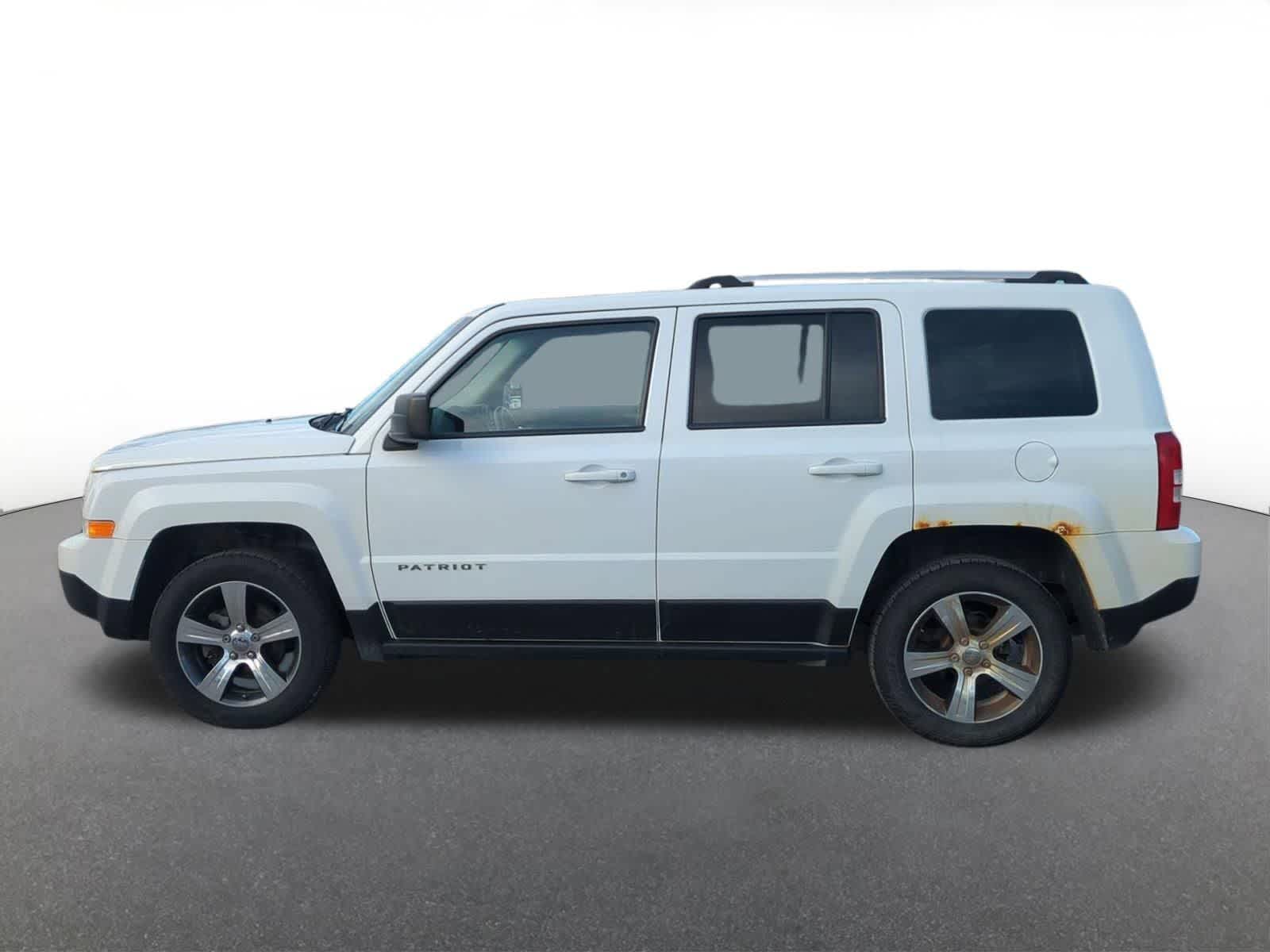 Thumbnail: 2016 Jeep Patriot - 3