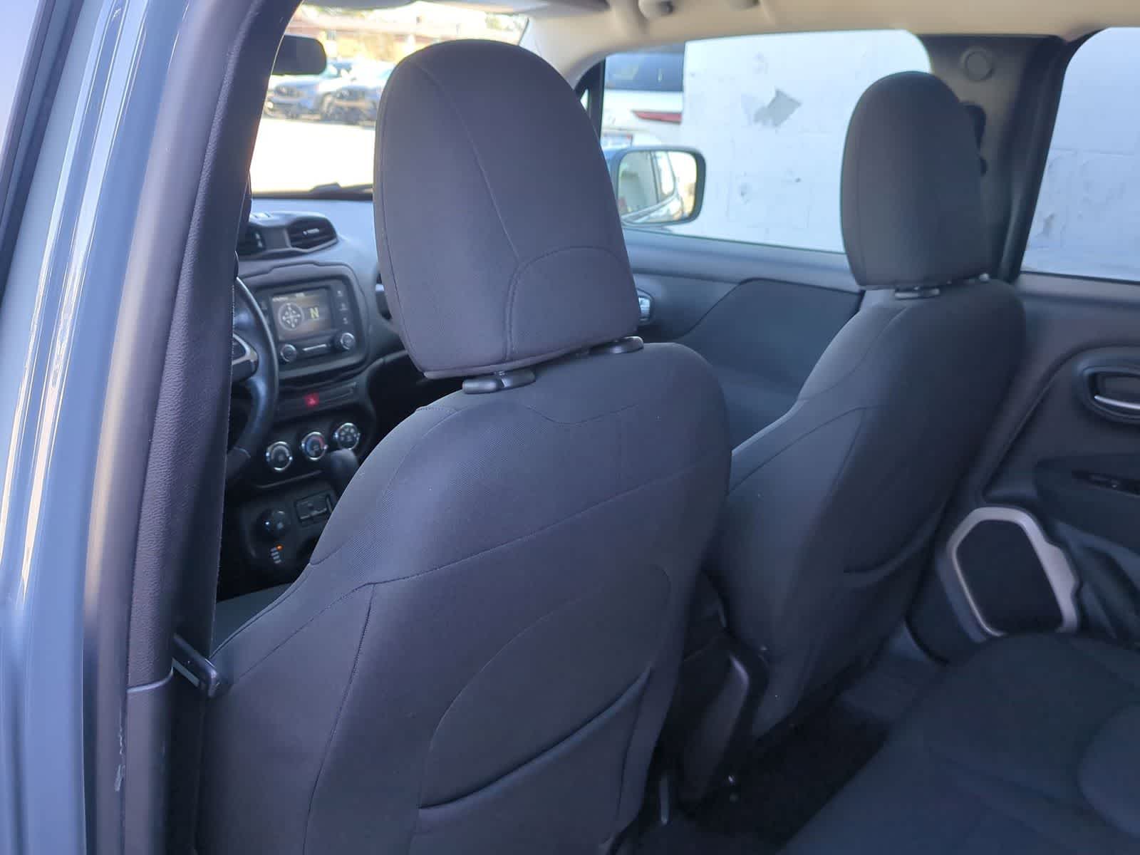 Thumbnail: 2017 Jeep Renegade - 17