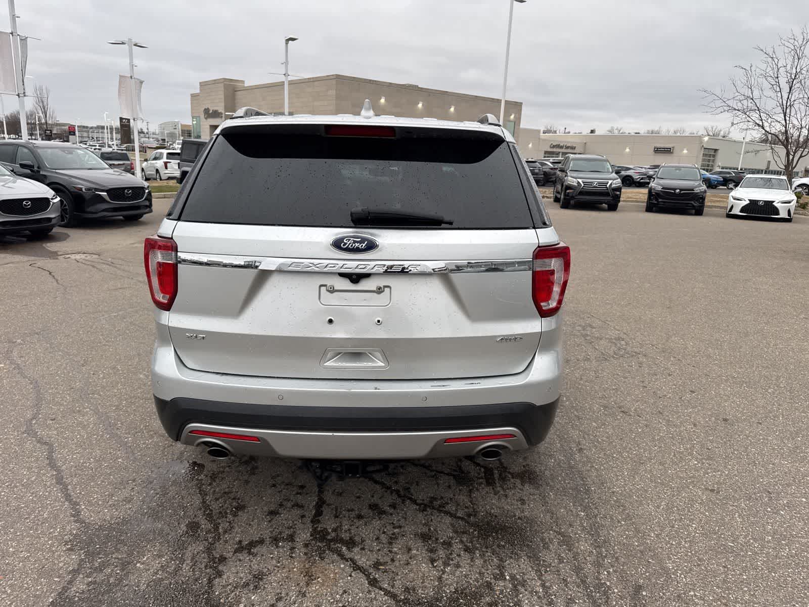 Thumbnail: 2016 Ford Explorer - 6