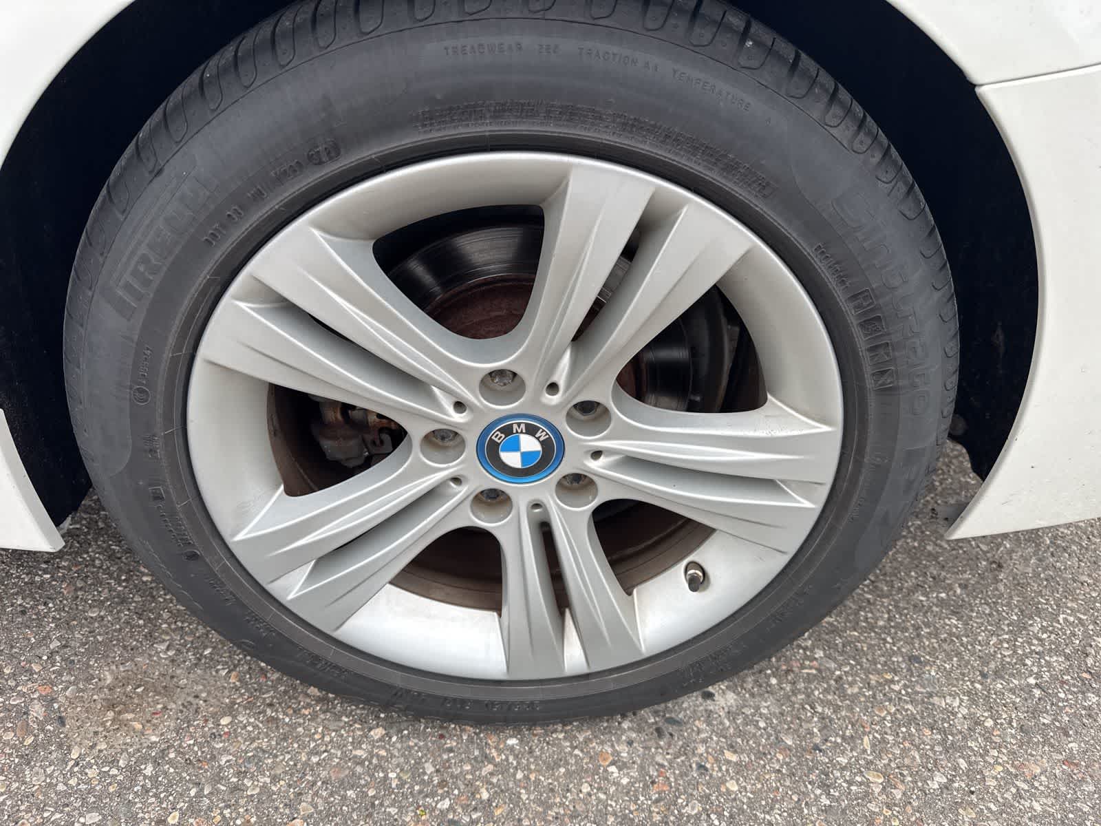 Thumbnail: 2017 BMW 3 Series - 10