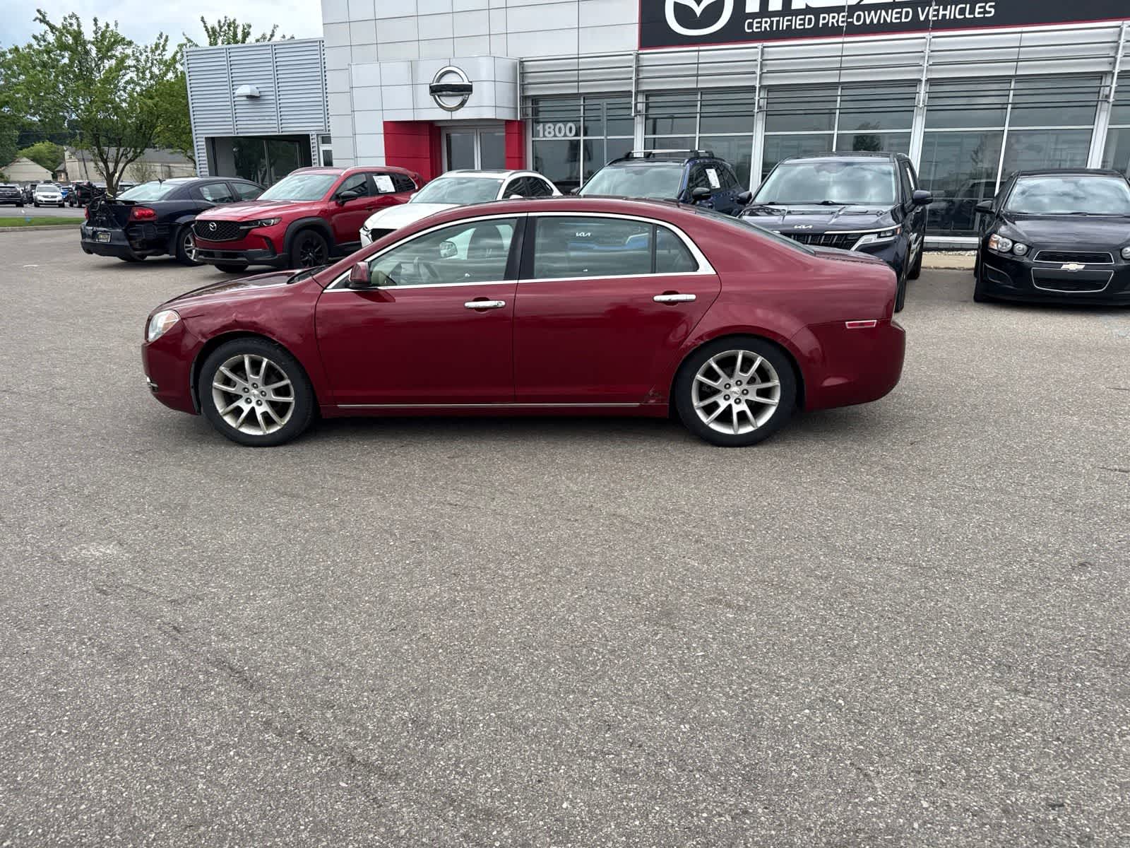 Thumbnail: 2010 Chevrolet Malibu - 8