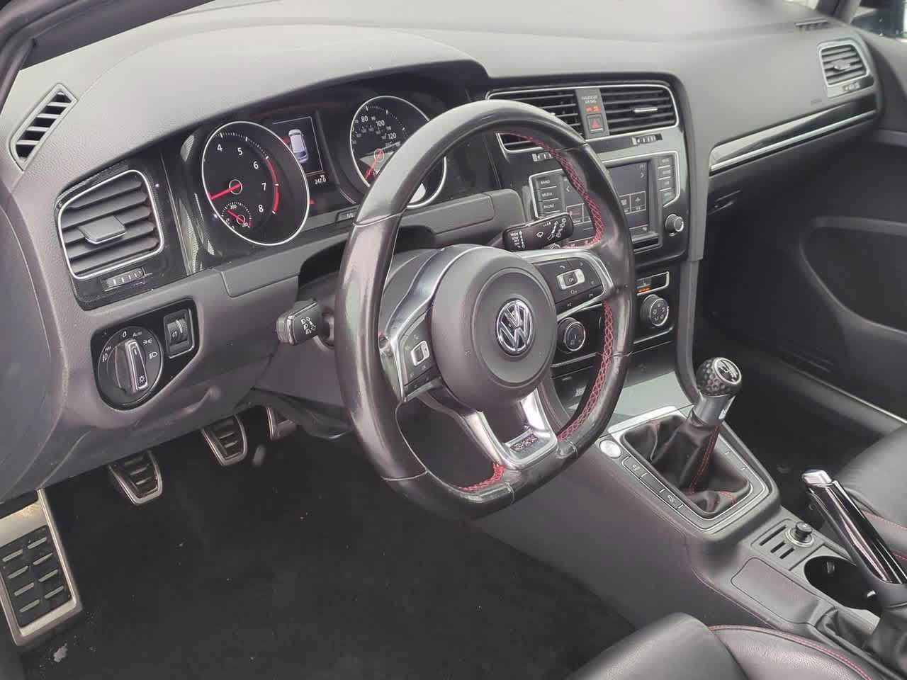 Thumbnail: 2016 Volkswagen Golf - 2