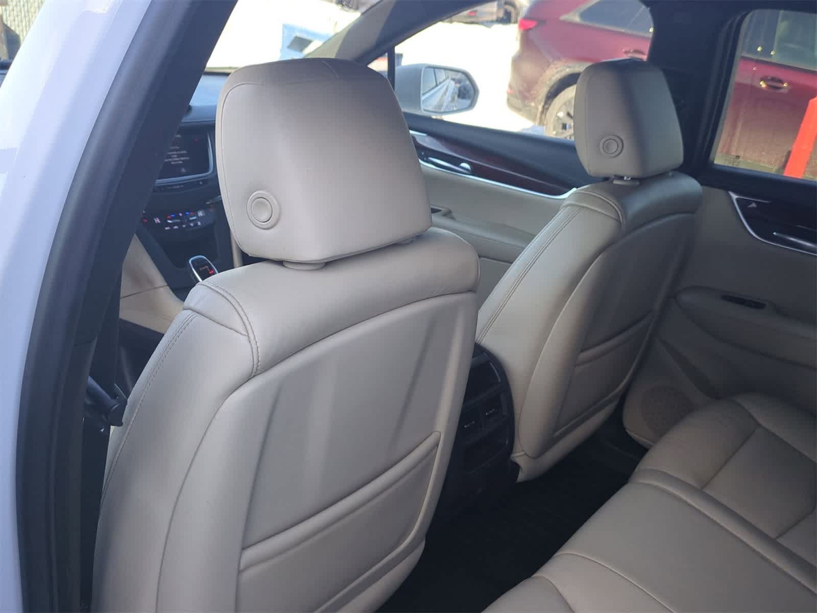 Thumbnail: 2017 Cadillac XT5 - 17