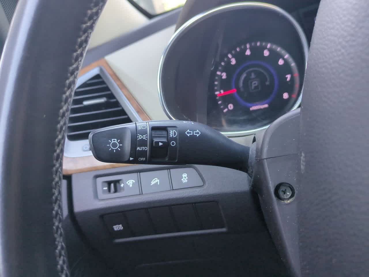 Thumbnail: 2013 Hyundai Santa Fe - 25