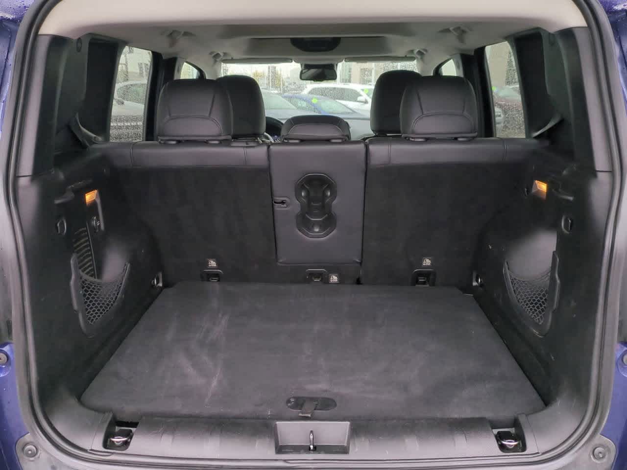 Thumbnail: 2016 Jeep Renegade - 34