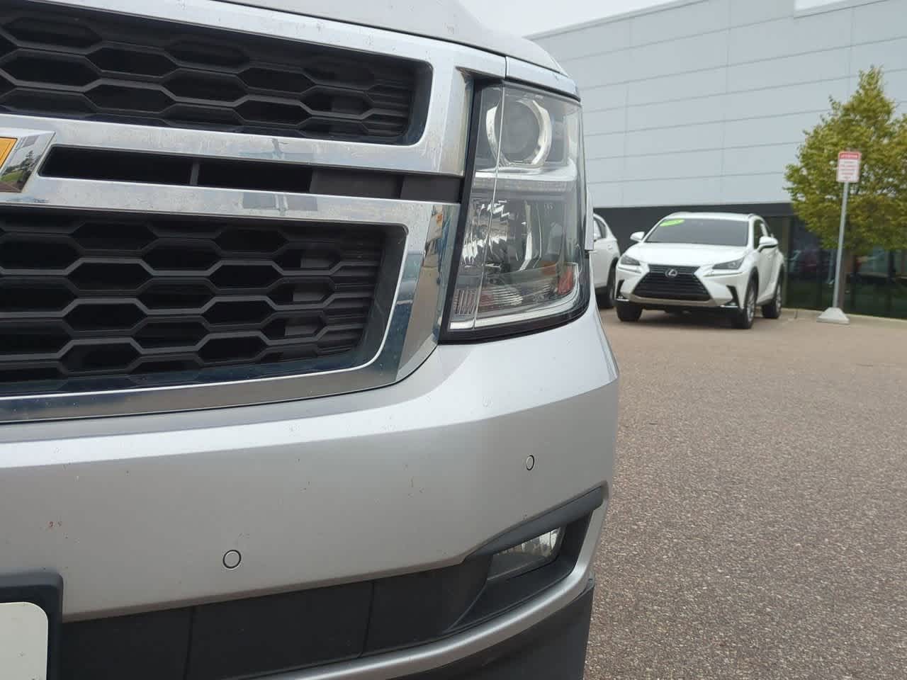 Thumbnail: 2019 Chevrolet Suburban - 10