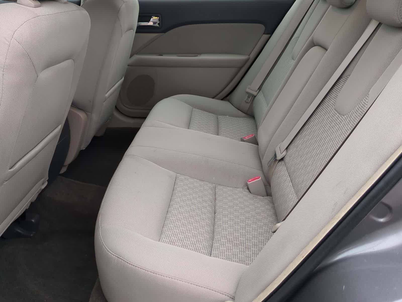 Thumbnail: 2010 Ford Fusion - 18