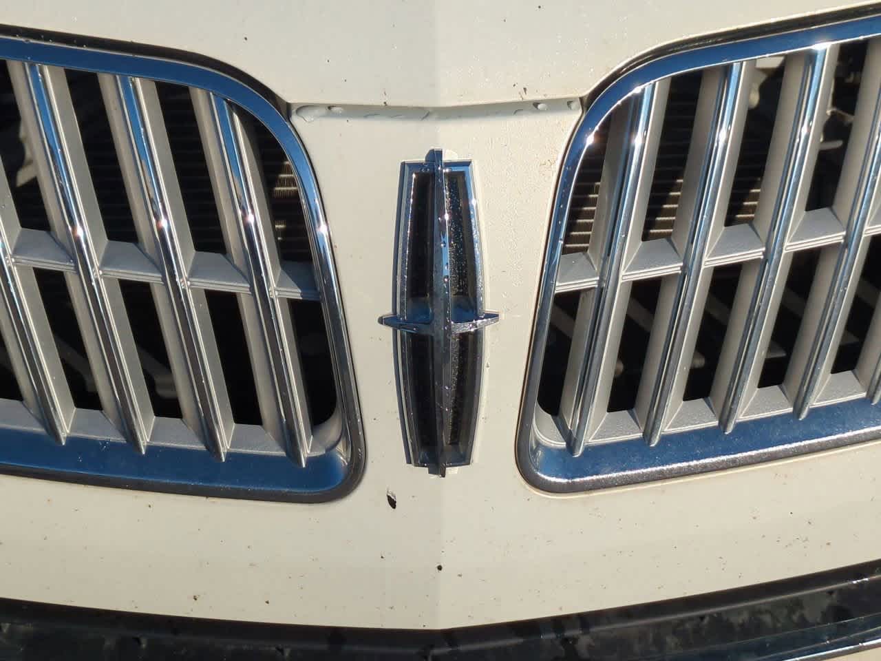 Thumbnail: 2012 Lincoln MKZ - 11