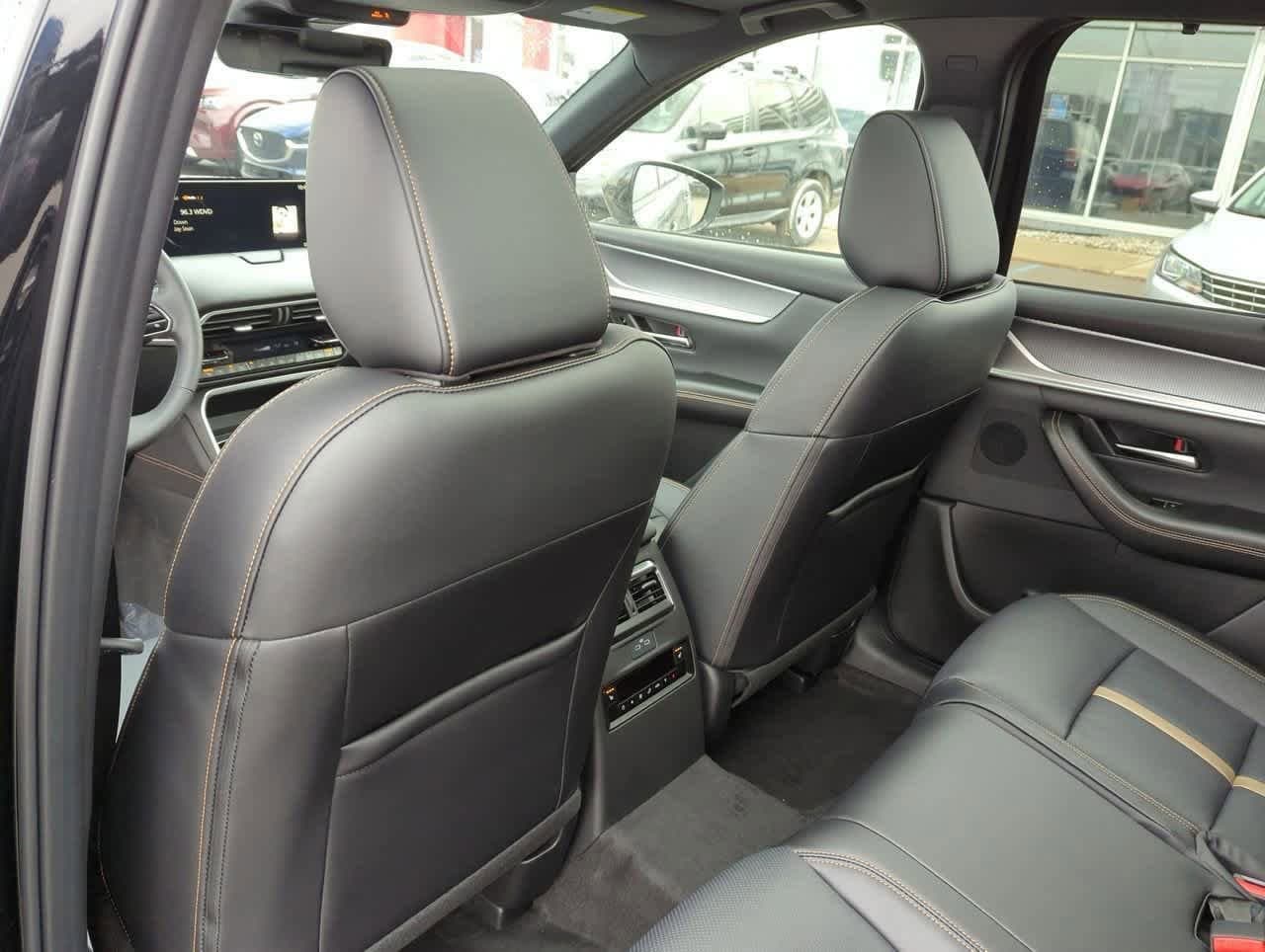 Thumbnail: 2025 Mazda CX-70 - 16