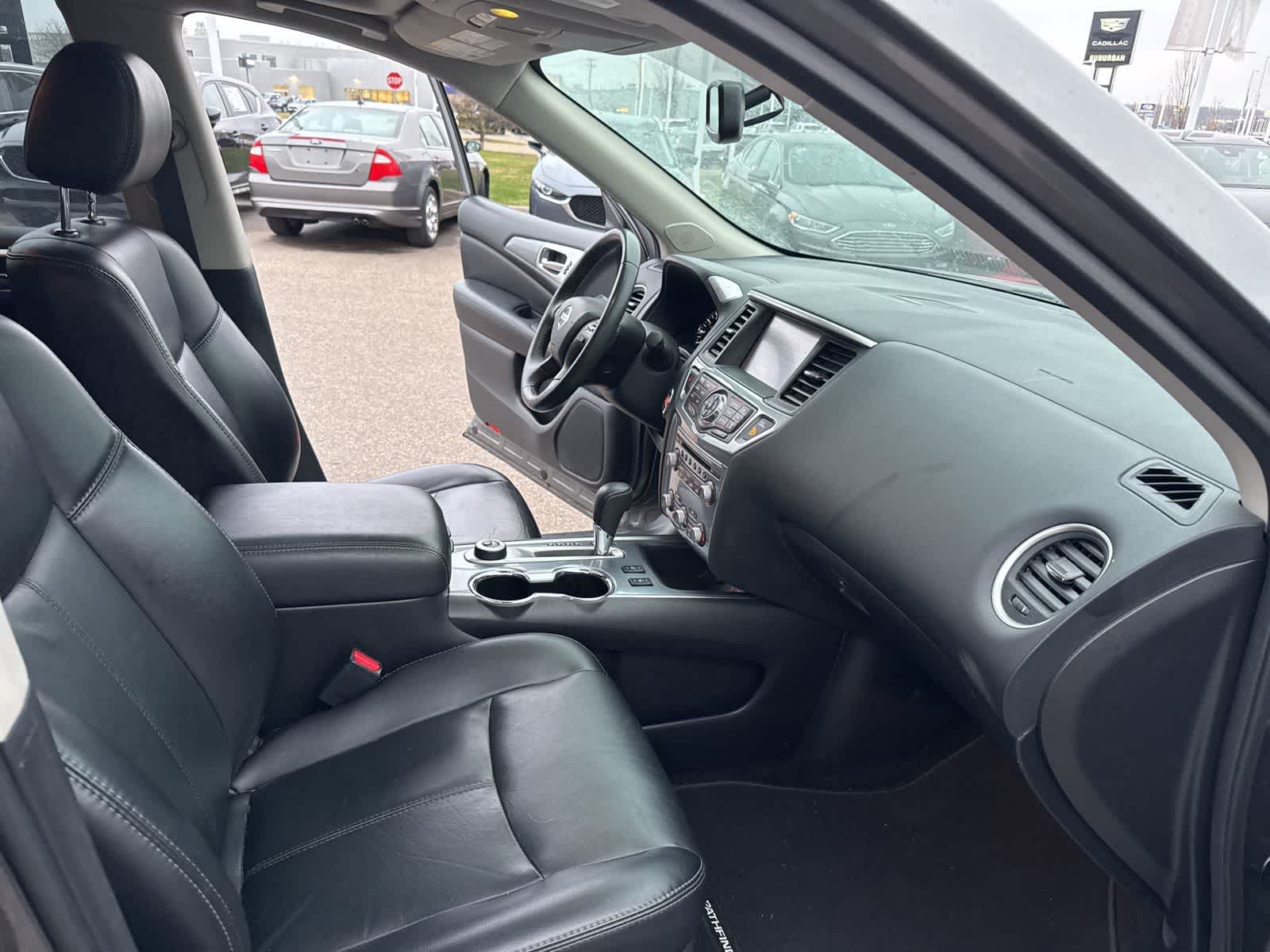 Thumbnail: 2018 Nissan Pathfinder - 26