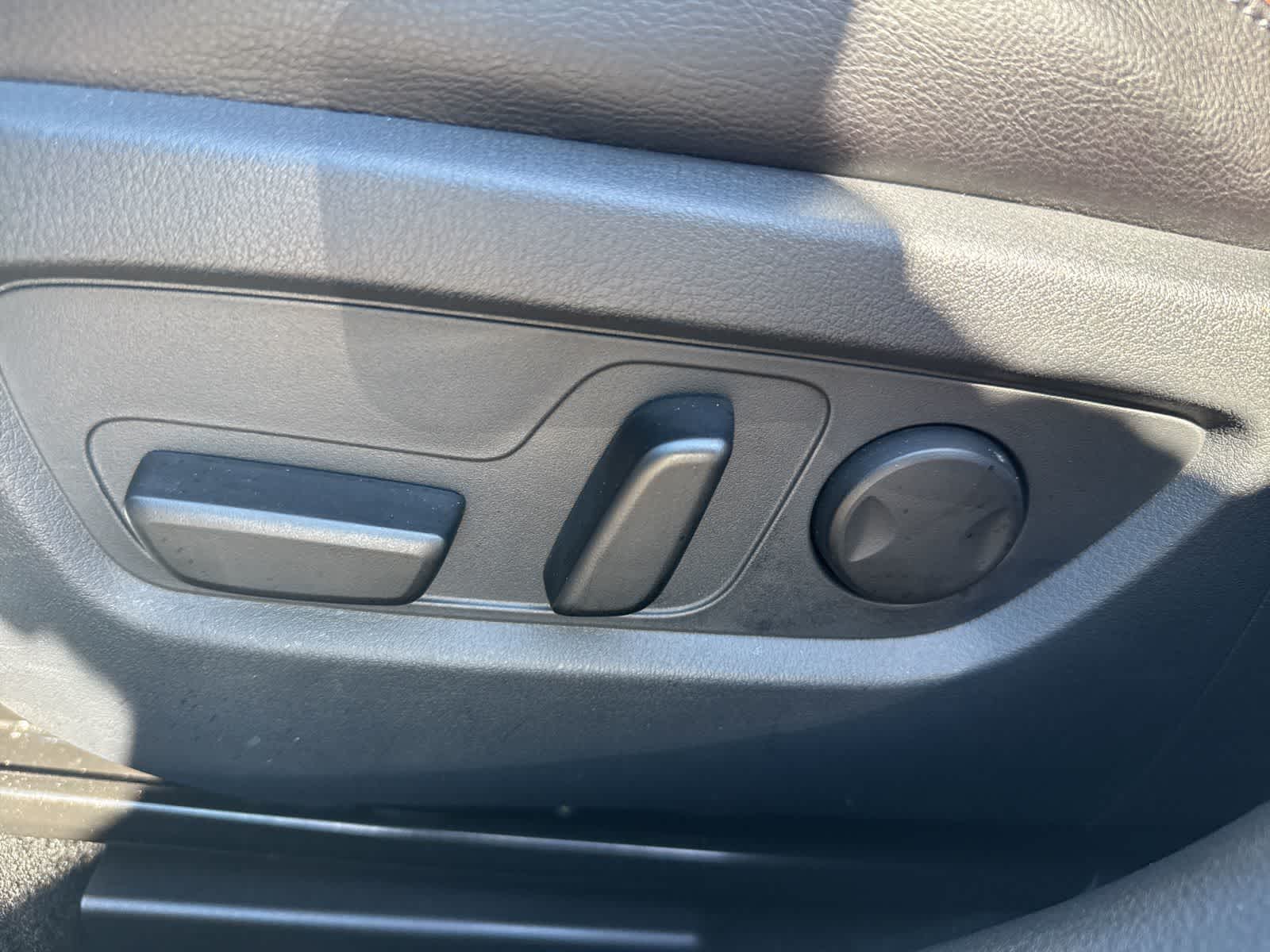 Thumbnail: 2025 Mazda CX-50 - 16