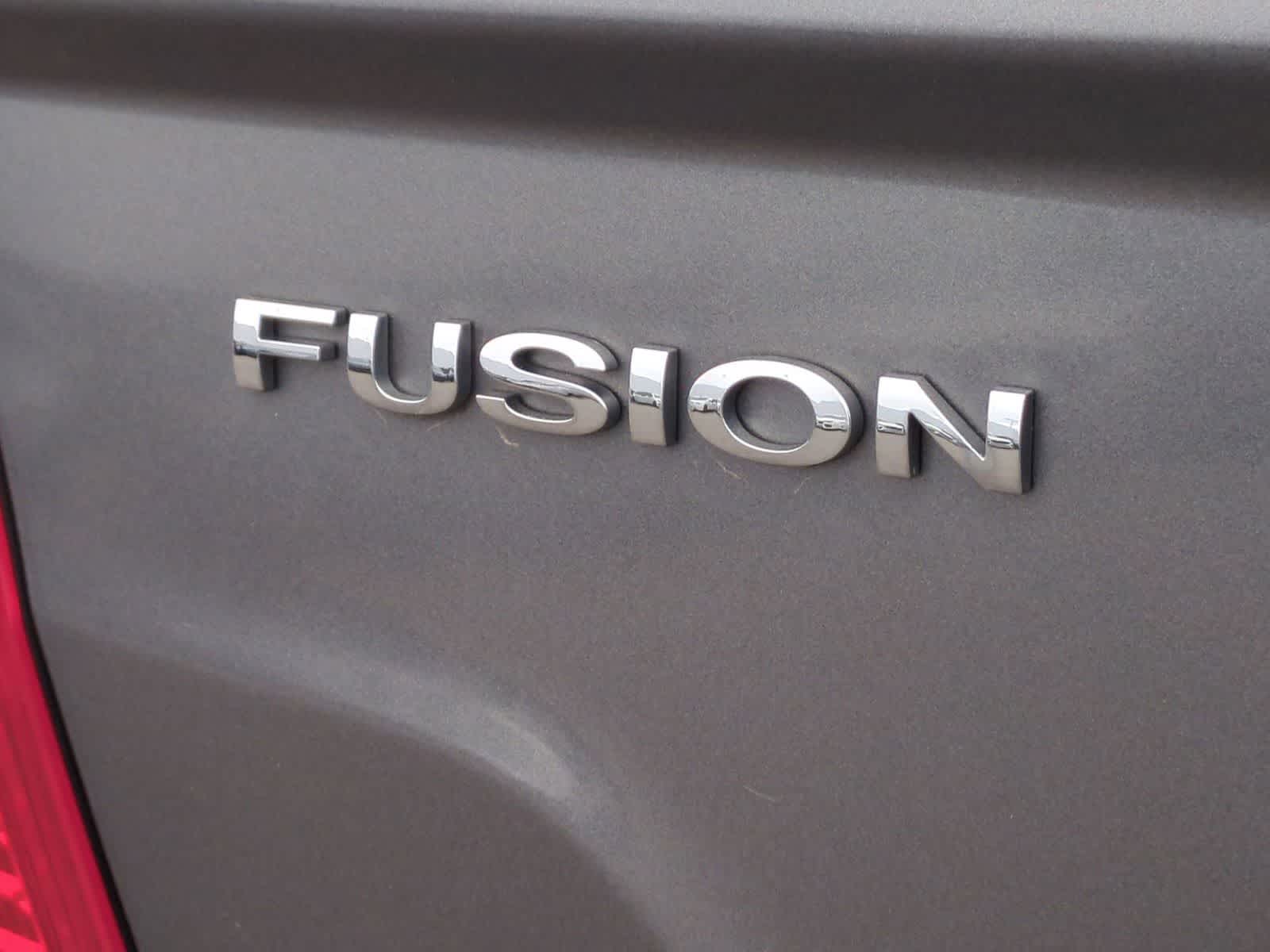 Thumbnail: 2010 Ford Fusion - 12