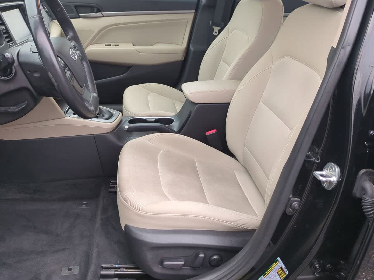 Thumbnail: 2017 Hyundai Elantra - 15