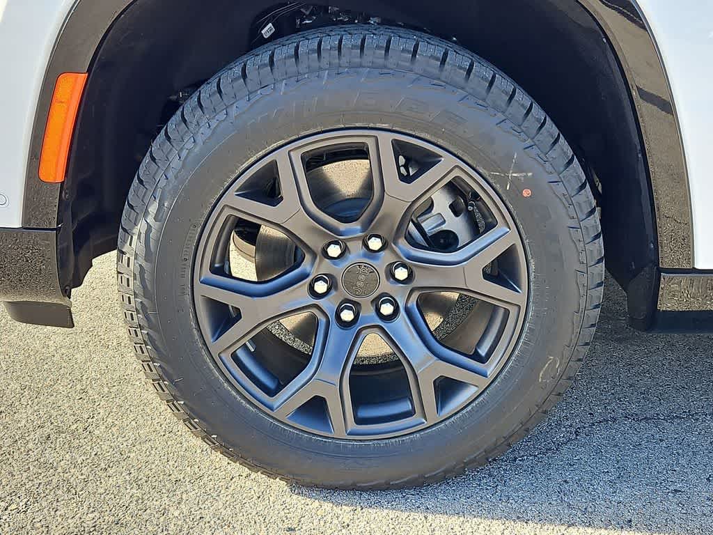 Thumbnail: 2026 Jeep Grand Wagoneer - 13