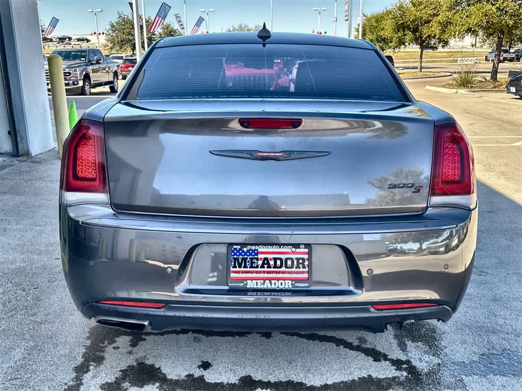 Thumbnail: 2021 Chrysler 300 - 5
