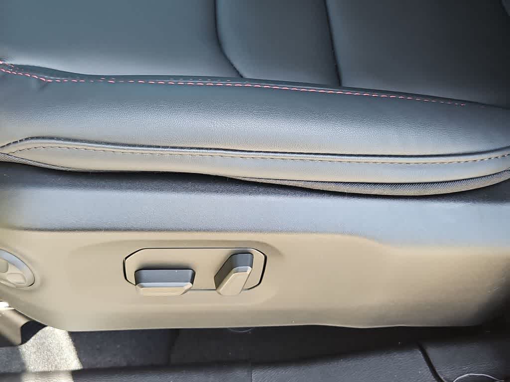 Thumbnail: 2026 Jeep Wrangler - 18