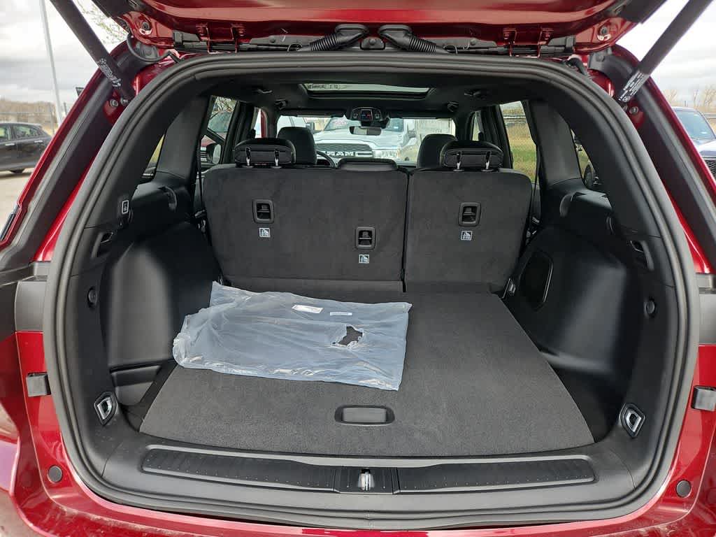 Thumbnail: 2026 Jeep Grand Cherokee - 35