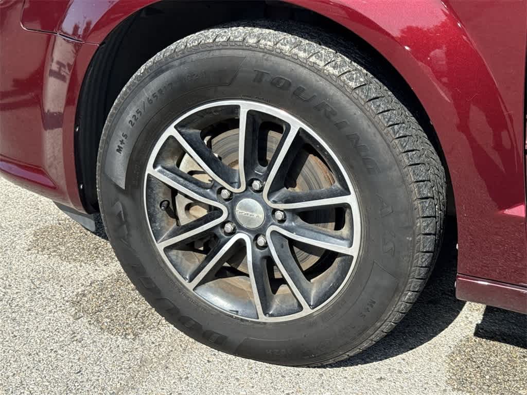 Thumbnail: 2017 Dodge Grand Caravan - 8