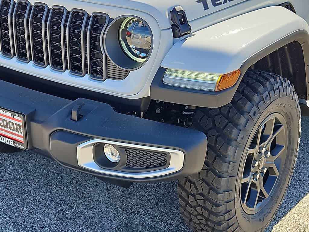 Thumbnail: 2026 Jeep Gladiator - 11