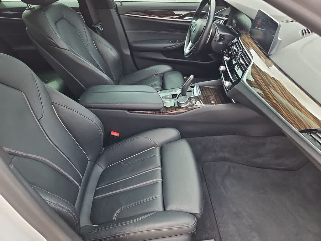 Thumbnail: 2020 BMW 5 Series - 24