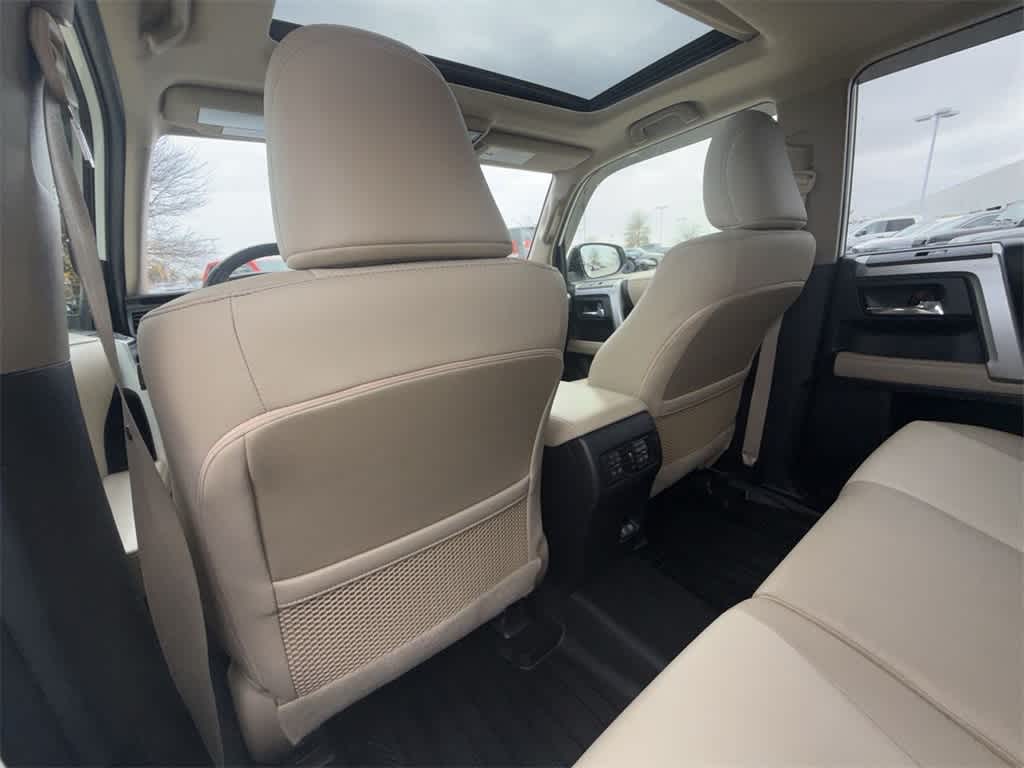 Thumbnail: 2022 Toyota 4Runner - 11