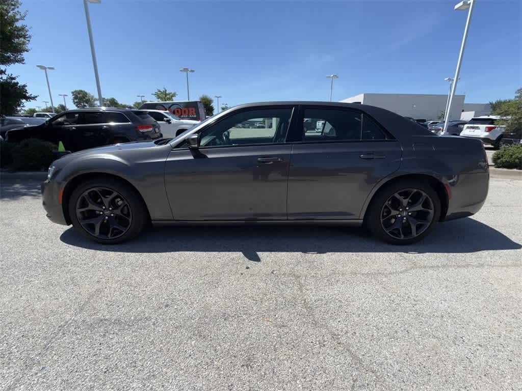 Thumbnail: 2021 Chrysler 300 - 3